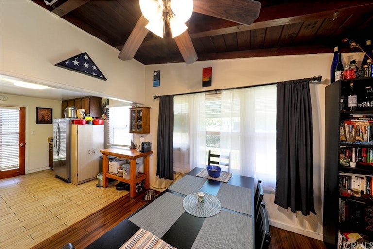 Photo 4 of 17 - 535 E Hollyvale St, Azusa, CA 91702