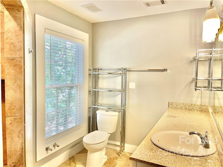 Photo 17 of 37 - 14108 Mill House Dr, Matthews, NC 28105