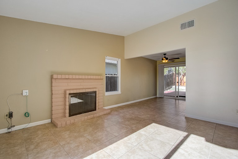 Photo 13 of 30 - 7863 Deer Creek Dr, Sacramento, CA 95823
