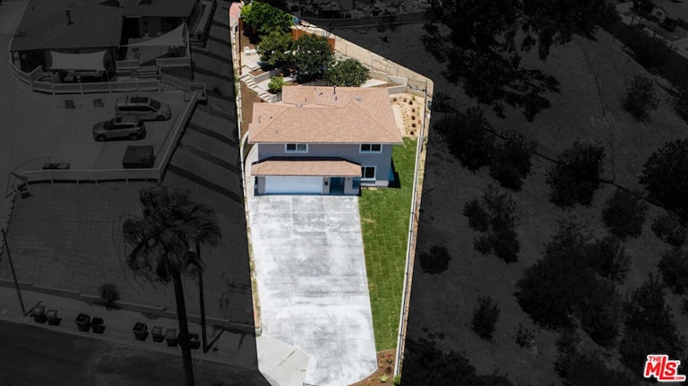 Photo 9 of 10 - 4725 Del Paso Ct, Los Angeles, CA 90032