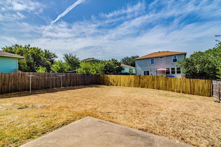 Photo 24 of 32 - 4703 Valcour Bay Ln, Austin, TX 78754