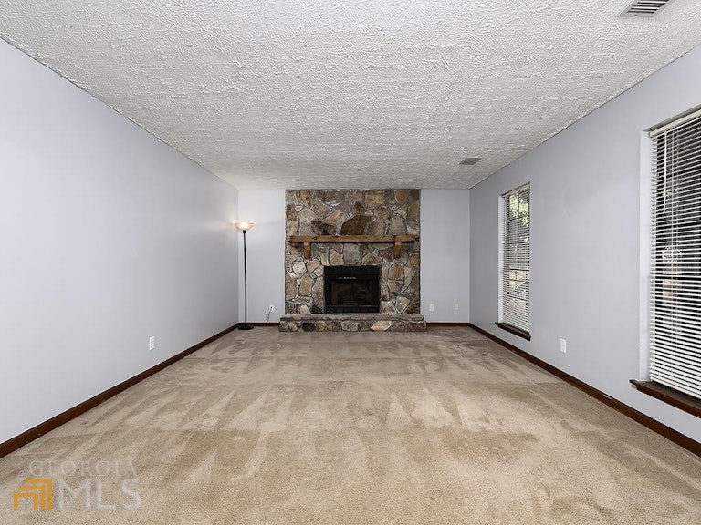 Photo 6 of 34 - 1203 Ridgeside Dr NW, Acworth, GA 30102