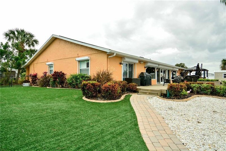 Photo 20 of 25 - 6338 Wisteria Ln, Apollo Beach, FL 33572