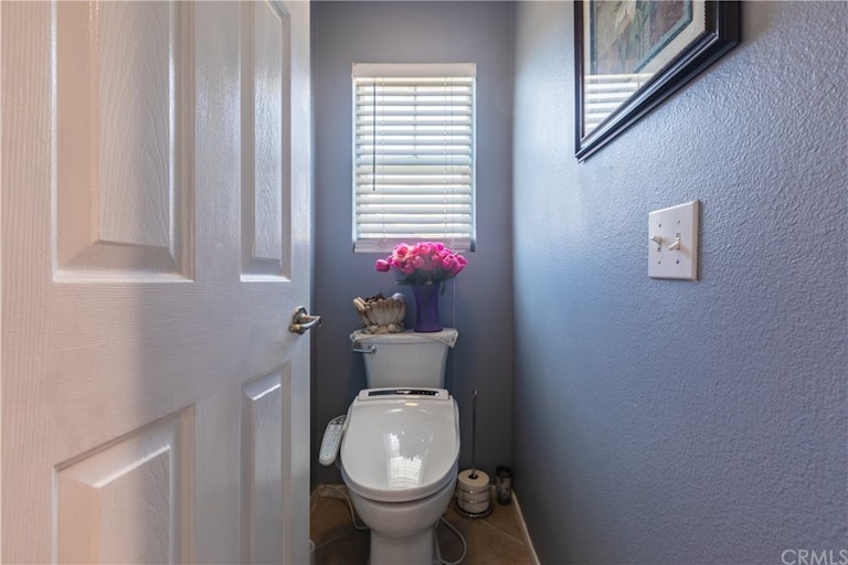 Photo 33 of 48 - 7931 Barnstormer Ct, Chino, CA 91708