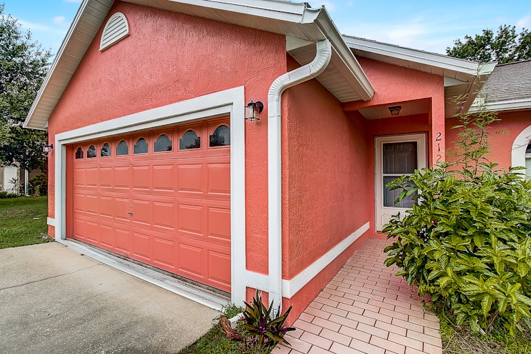 Photo 13 of 33 - 212 Ashford Pl, Kissimmee, FL 34758
