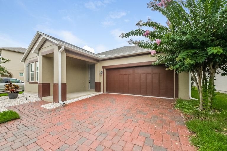 Photo 1 of 25 - 8111 Jailene Dr, Windermere, FL 34786