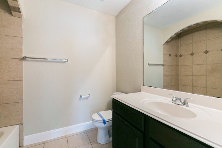 Photo 18 of 24 - 5602 Post Oak Manor Dr, Houston, TX 77085