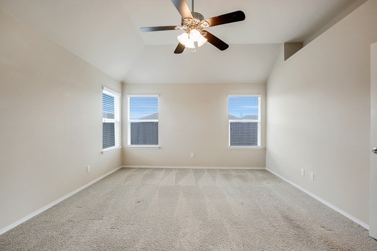 Photo 13 of 26 - 4021 Winter Springs Dr, Fort Worth, TX 76123
