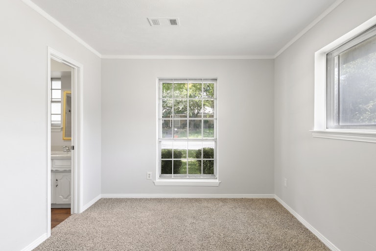 Photo 24 of 26 - 142 Bailey Dr, Desoto, TX 75115