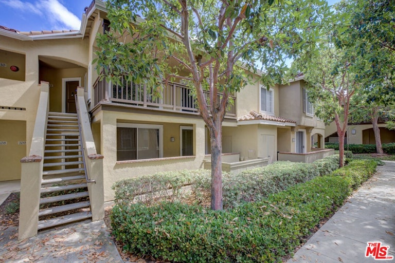 Photo 1 of 23 - 211 Gallery Way, Tustin, CA 92782