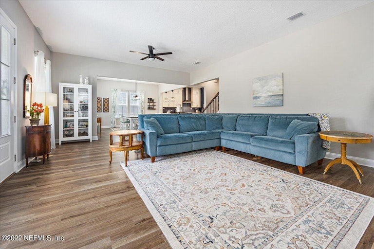 Photo 4 of 33 - 1067 Trailmark Dr, Saint Augustine, FL 32092