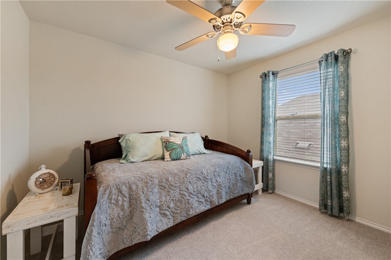 Photo 21 of 37 - 1517 Cliffbrake Way, Georgetown, TX 78626