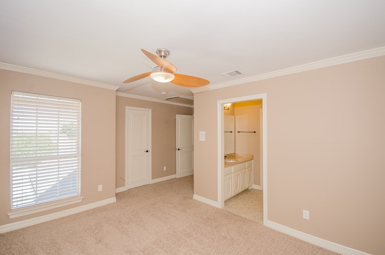 Photo 7 of 43 - 2206 Club Creek Cir, Garland, TX 75043