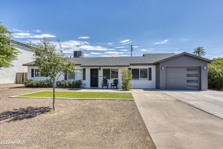 Photo 1 of 38 - 4401 E Montecito Ave, Phoenix, AZ 85018