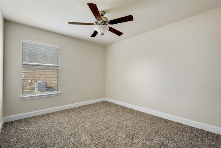 Photo 18 of 40 - 495 Sandstone Trl, Buda, TX 78610