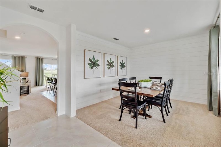 Photo 3 of 33 - 3008 Aventino Ln, Tavares, FL 32778