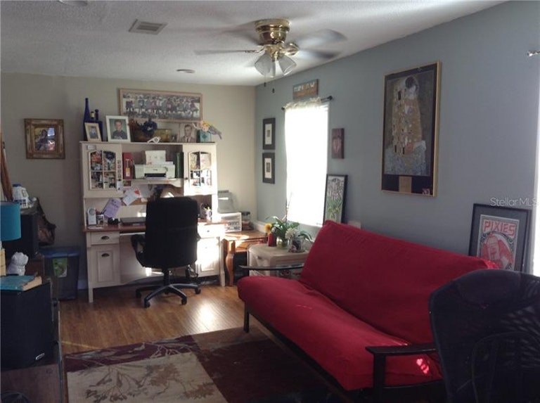 Photo 15 of 25 - 3042 Alta Vista St, Sarasota, FL 34237