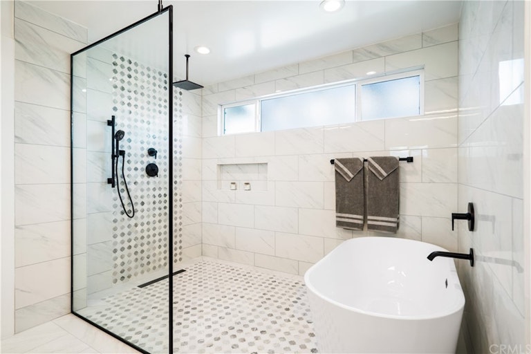 Photo 19 of 37 - 1166 E Claiborne Dr, Long Beach, CA 90807