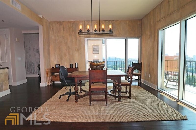 Photo 11 of 49 - 4561 Olde Perimeter Way #2301, Atlanta, GA 30346