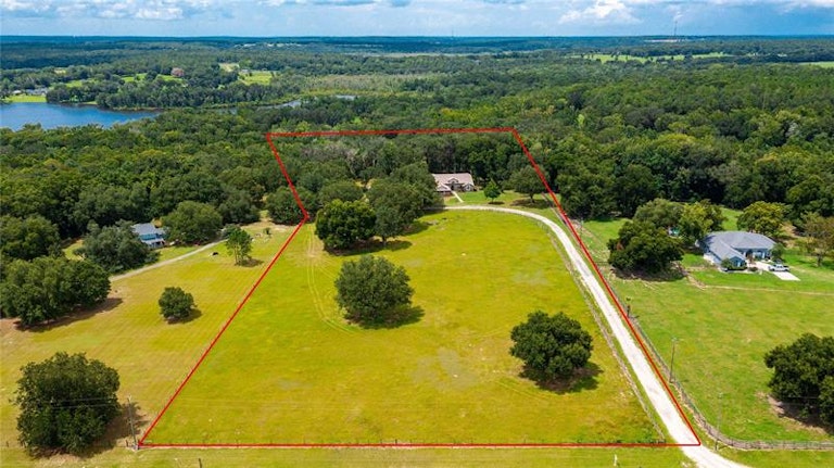 Photo 4 of 95 - 31949 Amberlea Rd, Dade City, FL 33523