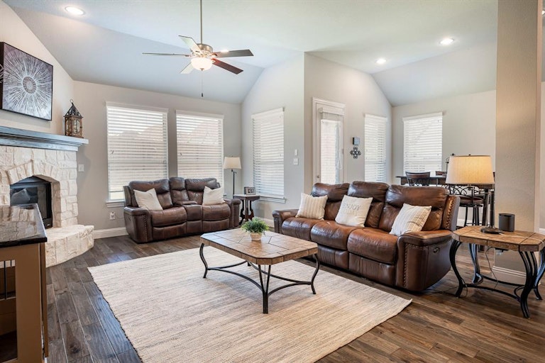 Photo 14 of 40 - 1711 Birdsong Ln, Prosper, TX 75078