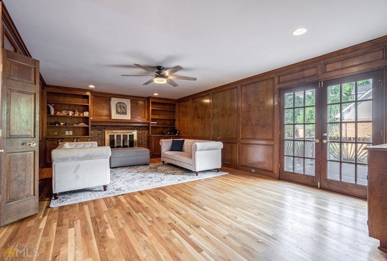 Photo 12 of 81 - 797 Oxford Ct SW, Lilburn, GA 30047