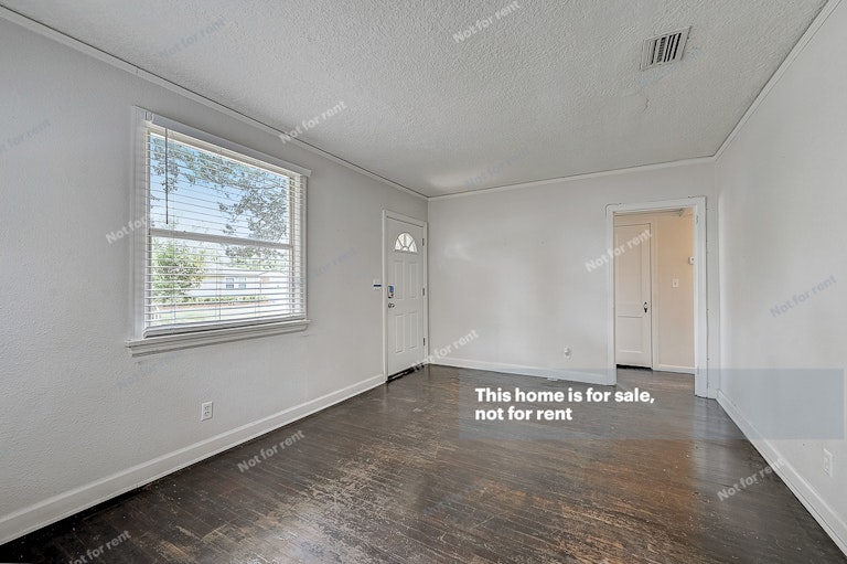 Photo 6 of 28 - 2408 Ridgewood Rd, Jacksonville, FL 32207