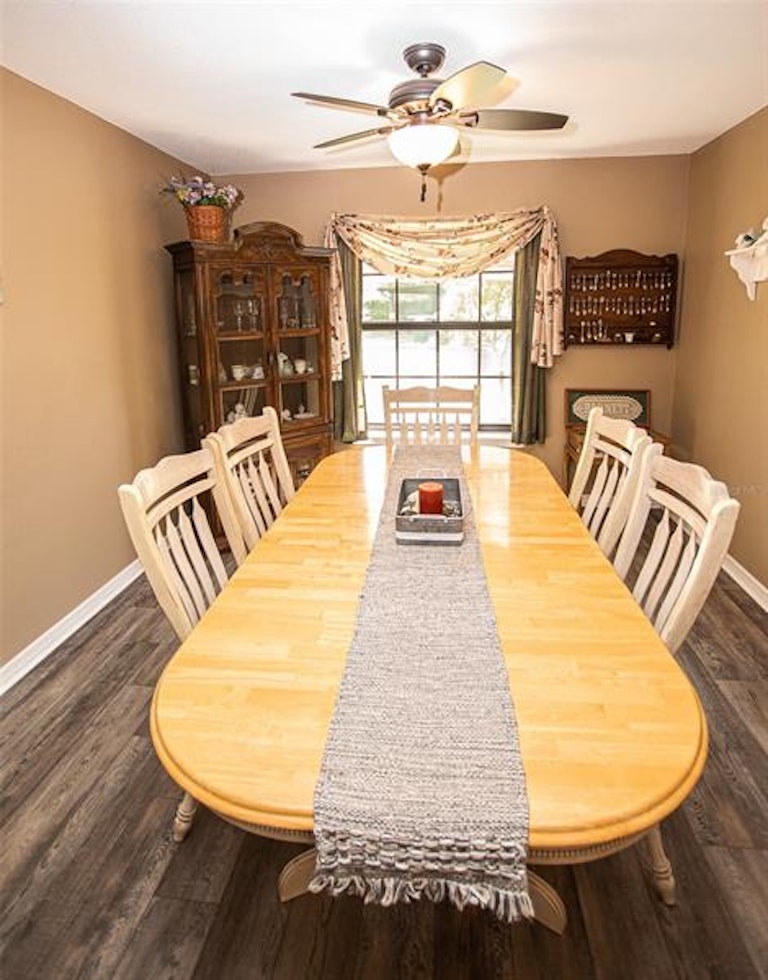 Photo 15 of 56 - 37120 Foxrun Pl, Zephyrhills, FL 33542