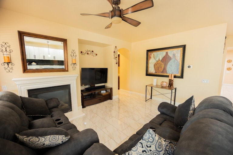 Photo 14 of 36 - 1002 Heritage Way, Yuba City, CA 95991