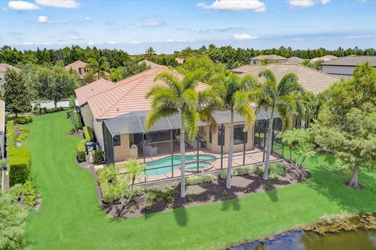 Photo 30 of 35 - 14722 Secret Harbor Pl, Lakewood Ranch, FL 34202