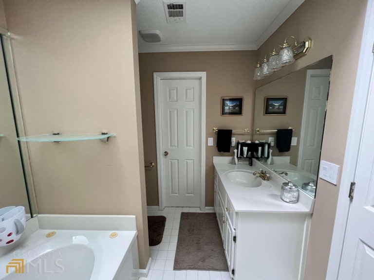 Photo 19 of 27 - 168 Long Meadow Ln, Alpharetta, GA 30004