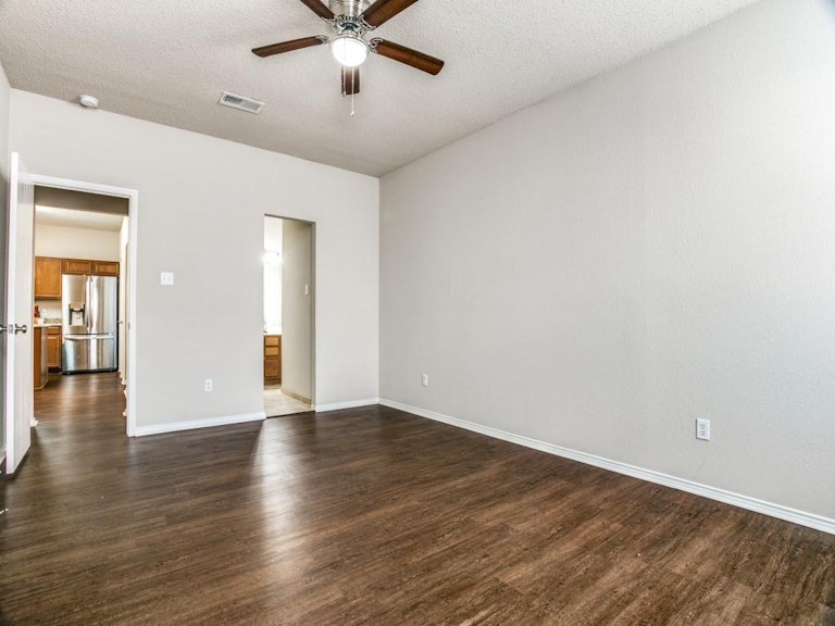Photo 20 of 32 - 6449 Riverwater Trl, Fort Worth, TX 76179