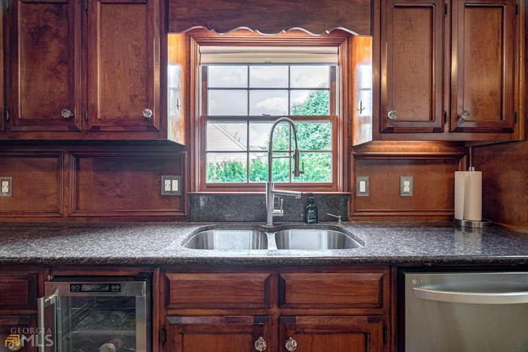 Photo 21 of 81 - 797 Oxford Ct SW, Lilburn, GA 30047