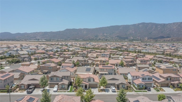 Photo 35 of 40 - 29312 Abelia Ln, Lake Elsinore, CA 92530