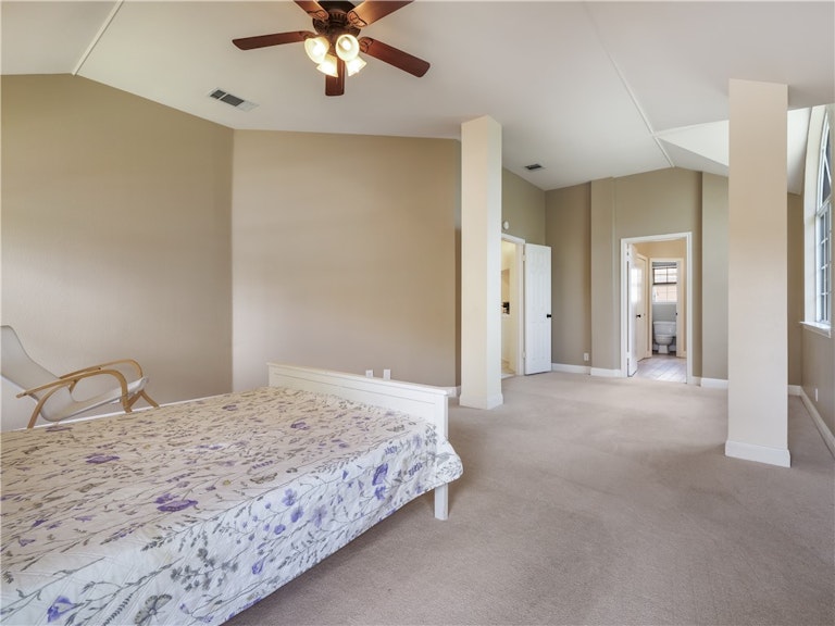 Photo 13 of 26 - 16600 Denise Dr, Austin, TX 78717