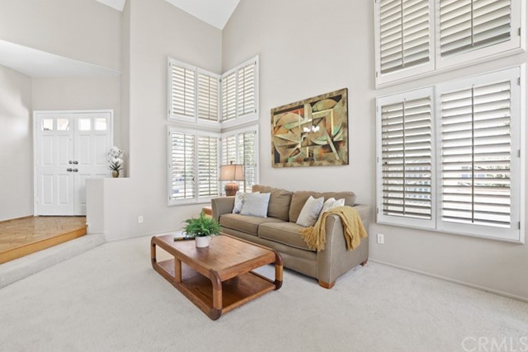 Photo 3 of 23 - 28531 Camelback Rd, Trabuco Canyon, CA 92679