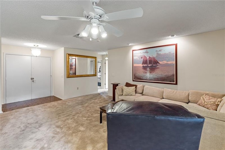 Photo 10 of 65 - 6144 Muirfield Ct, Spring Hill, FL 34606
