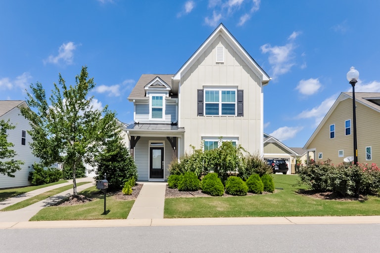 Photo 1 of 25 - 24 Plum Ln, Clayton, NC 27527