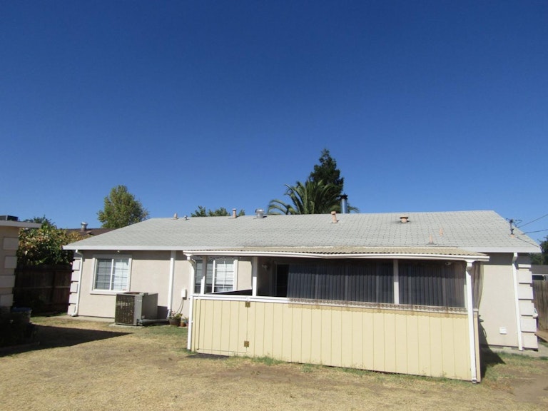 Photo 29 of 33 - 6019 10th St, Rio Linda, CA 95673