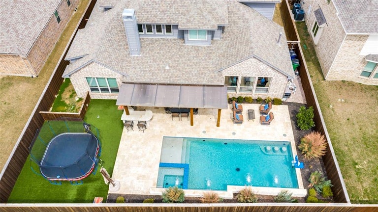 Photo 3 of 40 - 2627 Seabiscuit Rd, Celina, TX 75009