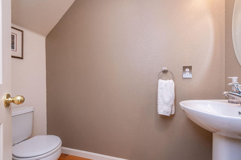 Photo 16 of 42 - 955 Marvin Gardens Way #28, Rocklin, CA 95765