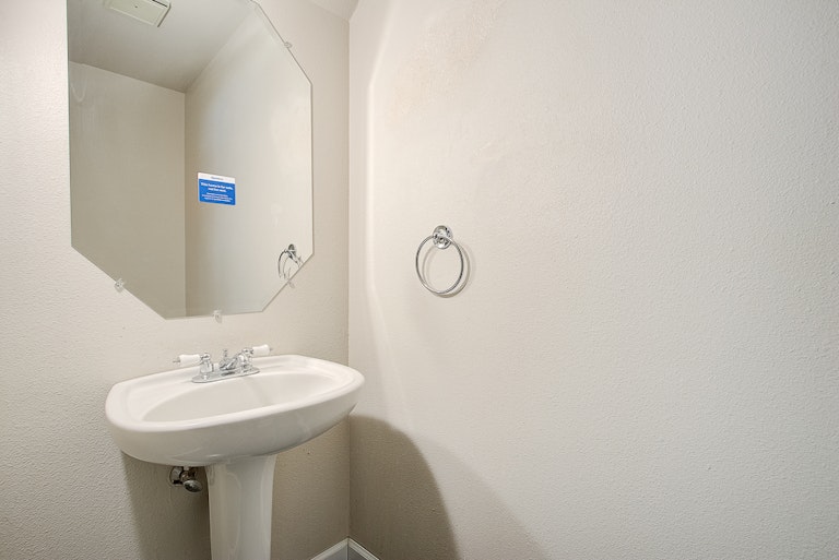 Photo 25 of 35 - 106 Hartnell Pl, Sacramento, CA 95825