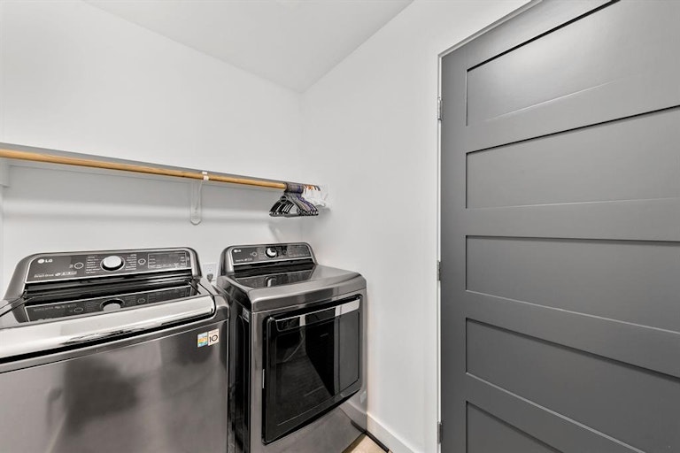 Photo 21 of 26 - 1807 Gardenia Dr, Houston, TX 77018