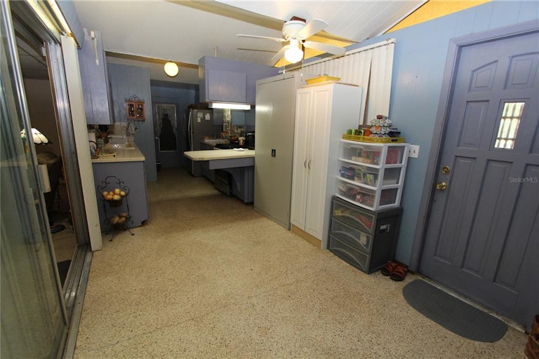Photo 11 of 23 - 916 31st Ave E, Bradenton, FL 34208
