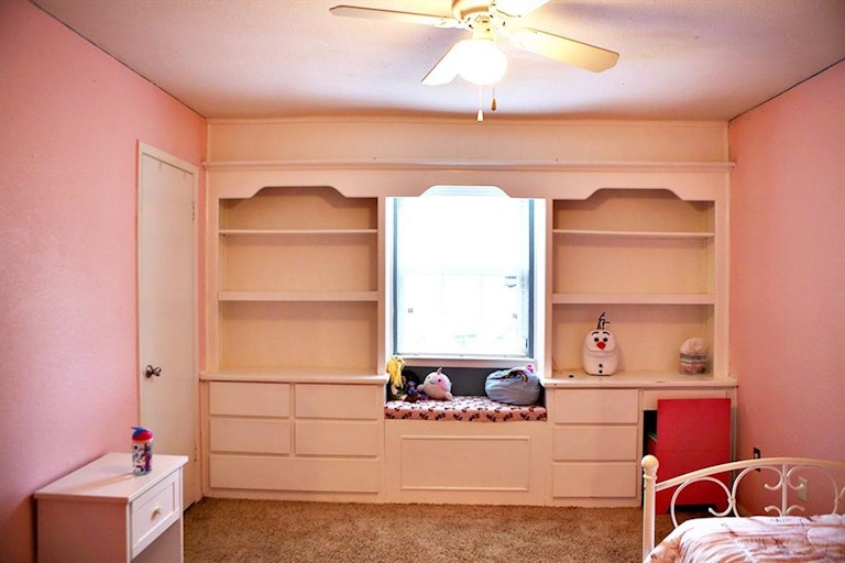 Photo 23 of 38 - 5825 N Hills Dr, North Richland Hills, TX 76117