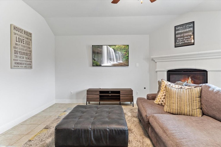 Photo 10 of 27 - 1504 Summit View Ln, Aubrey, TX 76227