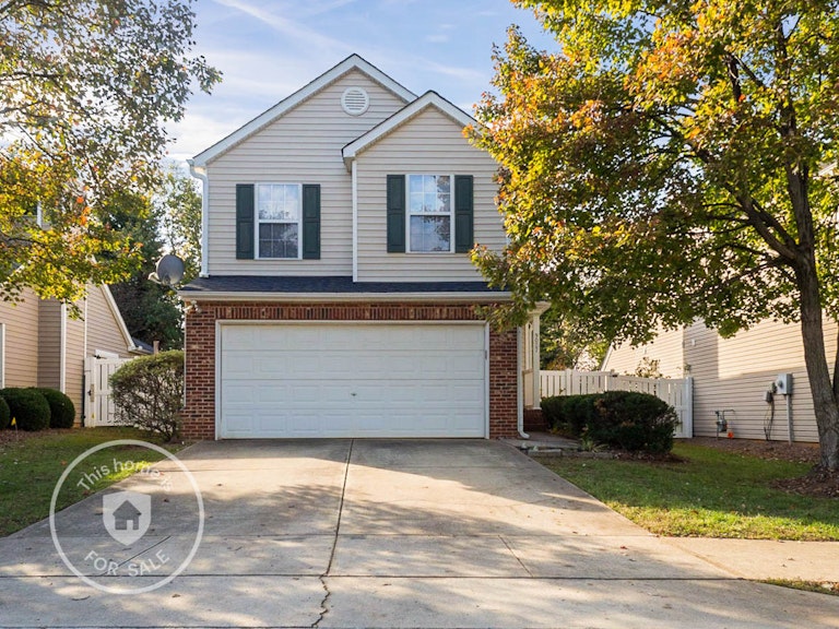Photo 1 of 22 - 9027 Colony Village Ln, Raleigh, NC 27617