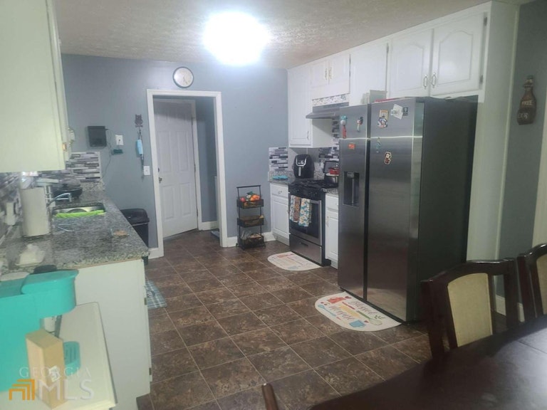 Photo 8 of 20 - 418 Shenandoah Ct, Winder, GA 30680