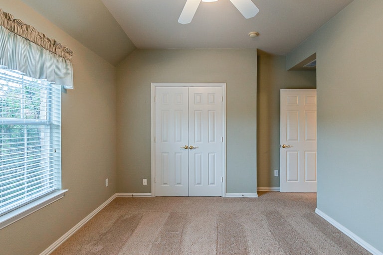 Photo 28 of 41 - 1900 Winchester St, McKinney, TX 75070