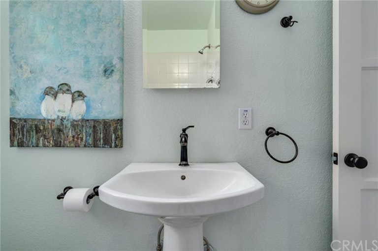 Photo 22 of 38 - 555 W 11th St, Claremont, CA 91711